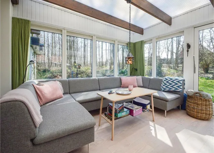 Two-bedroom In 펜션 *